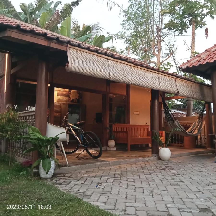 Готель Al-Shifa Healing House Lombok Гілі-Аїр Екстер'єр фото